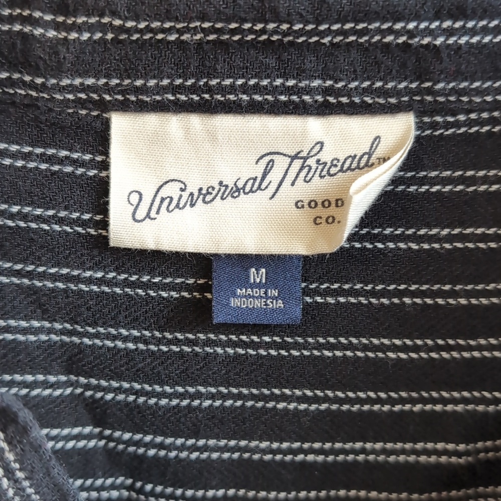 Universal Thread Black White Stripe Split Neck Blouse Size Medium - Picture 2 of 5